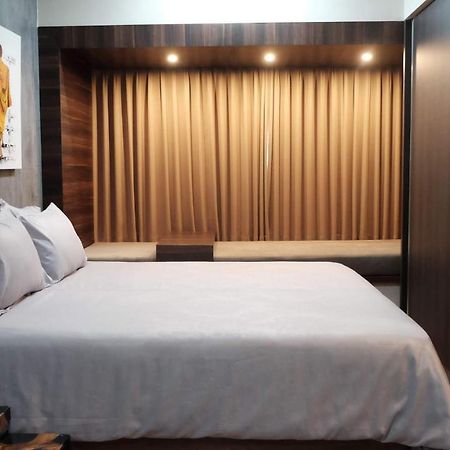 Lavenderbnb Room 2 At Uttara The Icon Apartment Yogyakarta Exterior photo