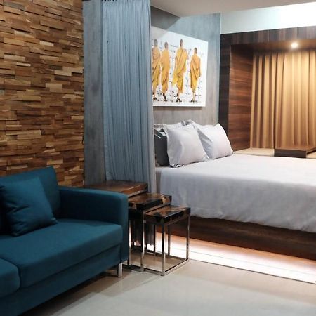 Lavenderbnb Room 2 At Uttara The Icon Apartment Yogyakarta Exterior photo