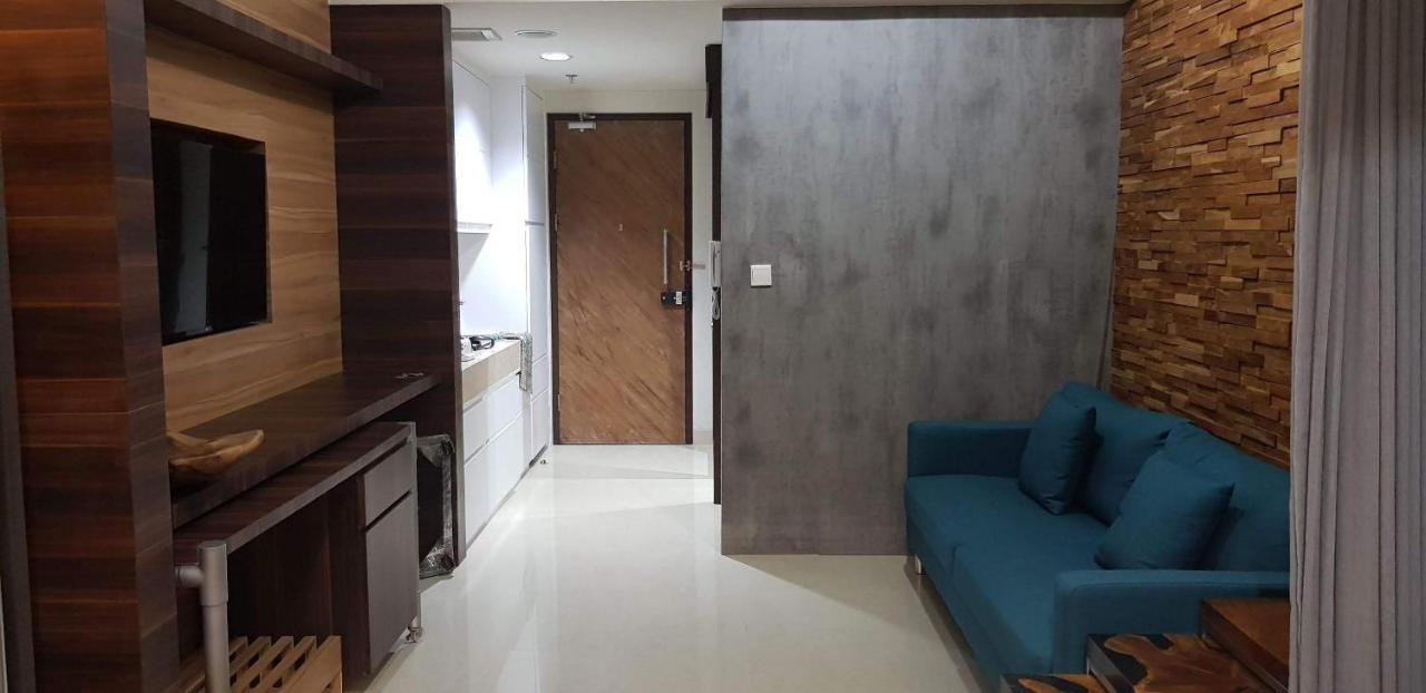 Lavenderbnb Room 2 At Uttara The Icon Apartment Yogyakarta Exterior photo
