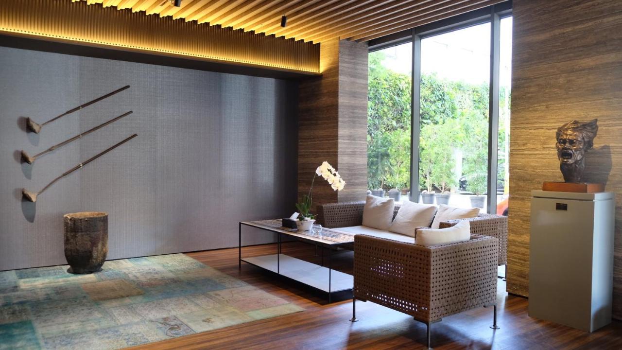 Lavenderbnb Room 2 At Uttara The Icon Apartment Yogyakarta Exterior photo